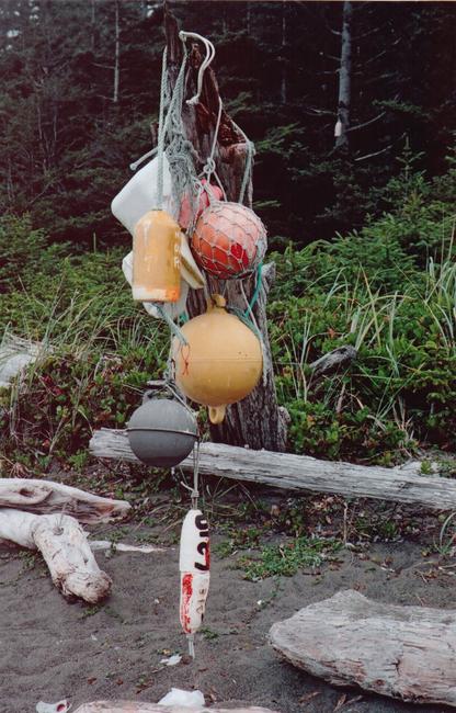 Dare beach. These beach markers indicate the presence of a beach access point.
