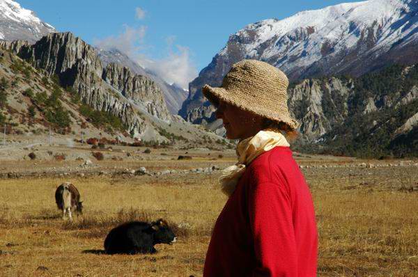 Heading across the field towards the Milarepa cave, near Braga.