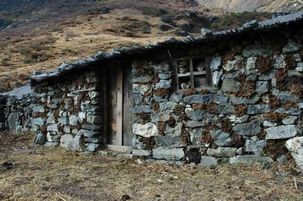 Only in Nepal =) ... a stone house with Yak dung morter!