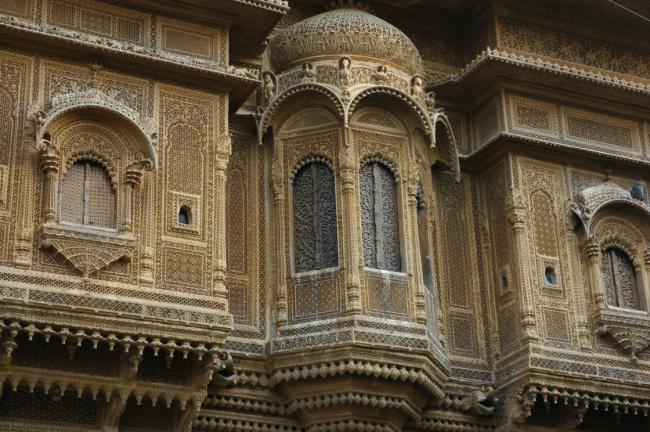 Beautifully decorated merchant havelis