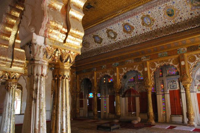 The beautiful Phool Mahal inside the fort